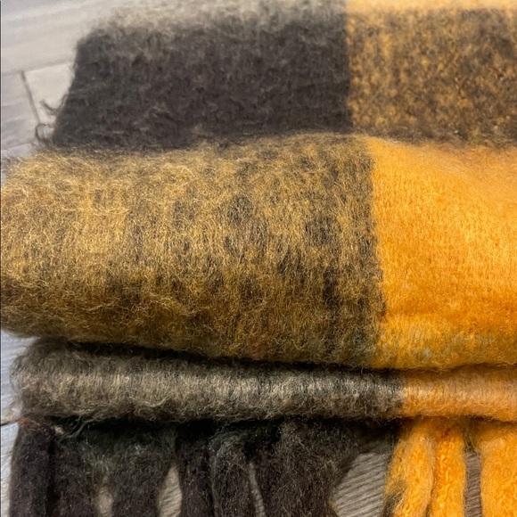 OAK + FORT Trendy Yellow and Green Scarf (Made in Korea) - Picture 5 of 5